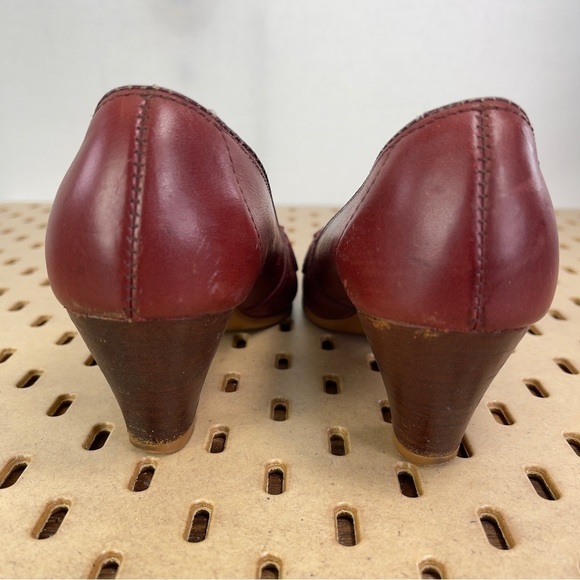 GH Bass Vintage Leather Women’s Casual Red Tassle 2 inch Low Heel Size 6 - Picture 5 of 10